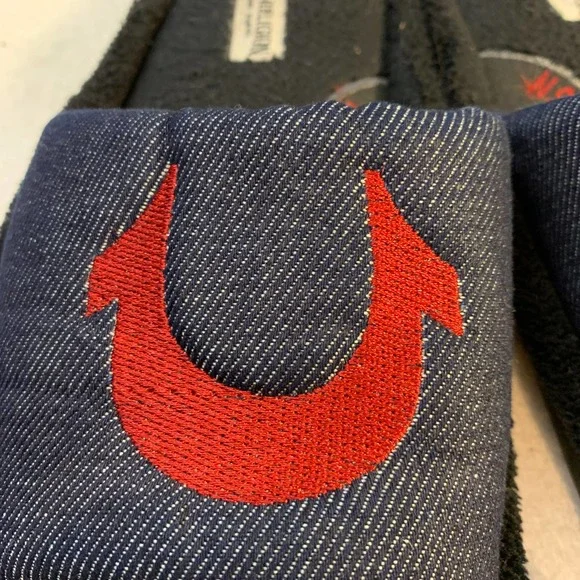 Mens True Religion slippers slides size 7-8 - Picture 5 of 11